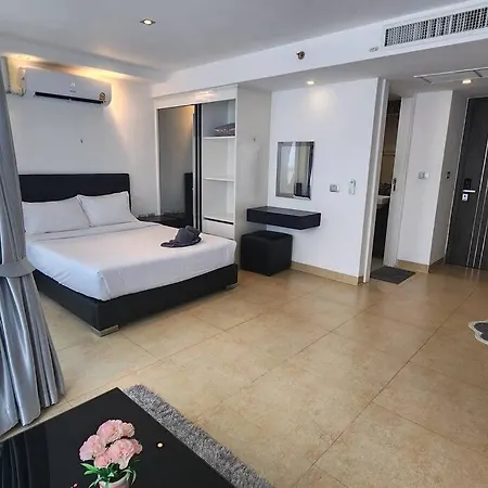 Centara Avenue Residences B65